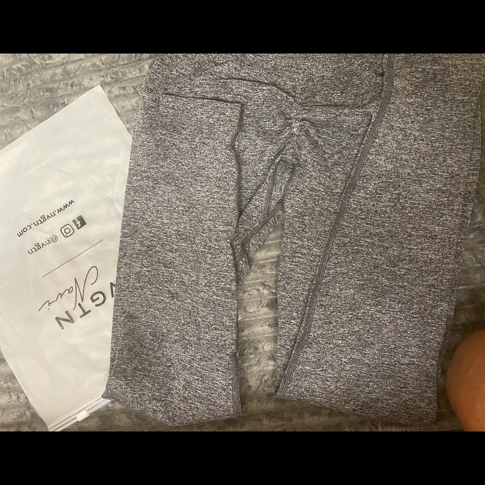 Nvgtn scrunch butt legging XS  brand NWOT